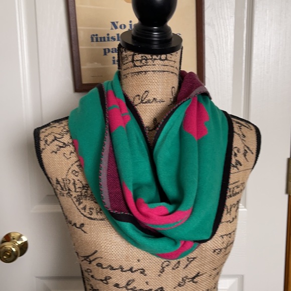 Scarf - Picture 4 of 5